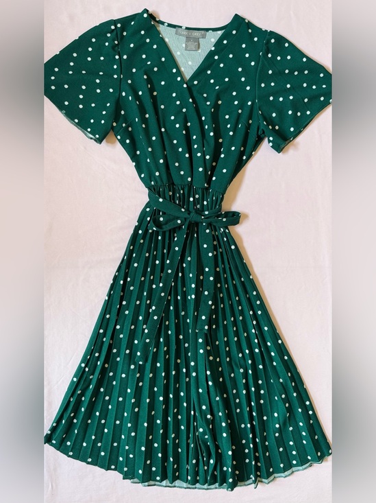 Lark + Grey Dresses & Skirts - Lark + Grey Green Polka Dot Wrap Midi Dress